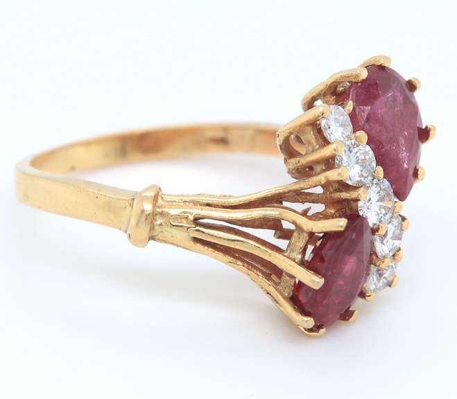 Charming 18kt Pear Shaped Ruby and Diamond Cocktail Ring