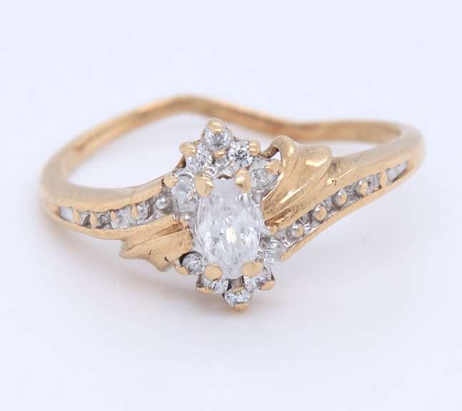 Beautiful Yellow Gold Diamond Ring