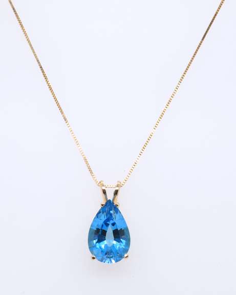 Set of Pear Shaped Topaz Pendant on Chain and Earrings in Yellow Gold