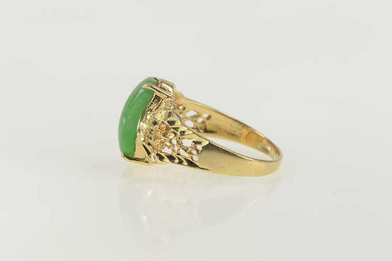 18K Yellow Gold Jade Ornate Chinese Floral Etched Statement Ring