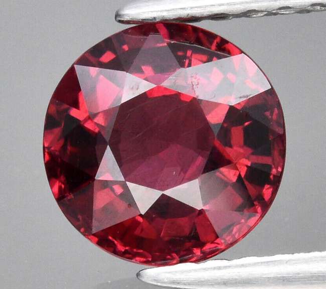 Dazzling 1.25ct cherry red Rhodolite Garnet solitaire