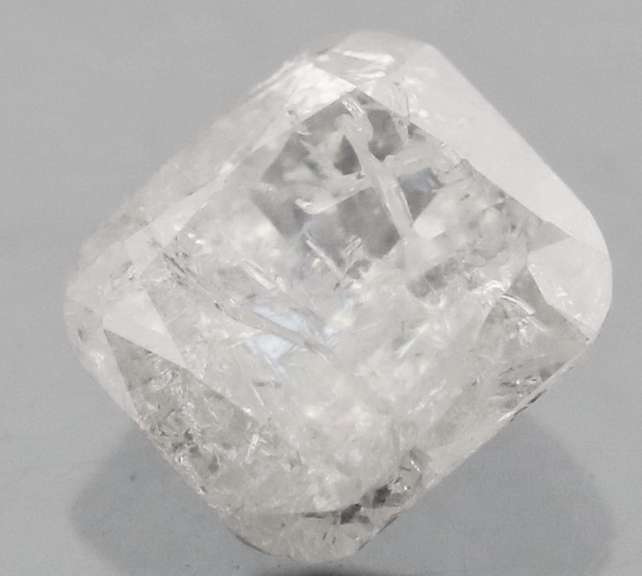 Eye catching .36ct emerald cut silver Diamond