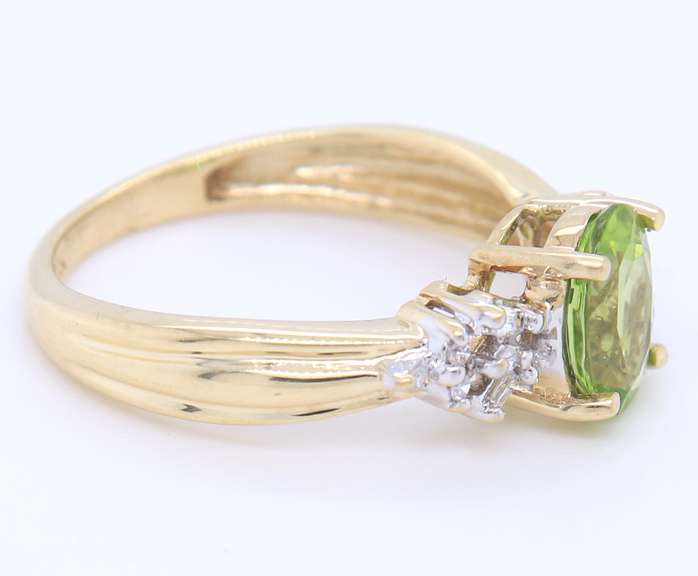 Charming Yellow Gold Peridot and Diamond Ring