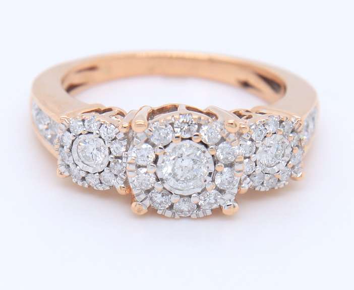 Majestic Rose Gold 0.75ctw Diamond Cluster Ring