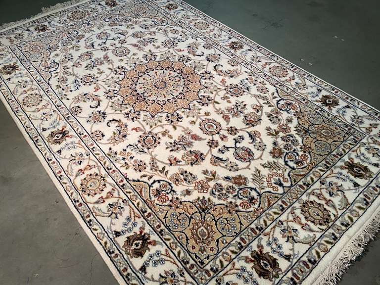 FINE SILK & WOOL KASHAN RUG 4x6