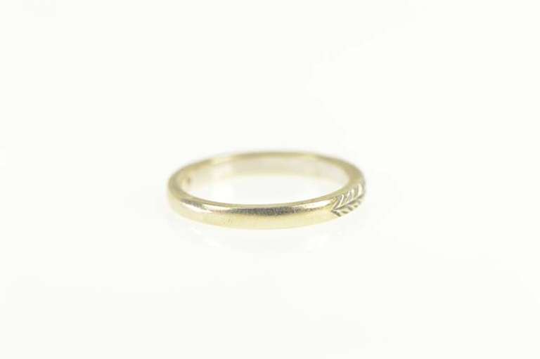 10K Yellow Gold Vine Wreath Pattern Classic Wedding Band Ring