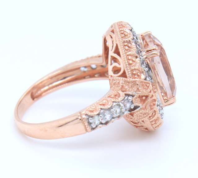 Charming Yellow Gold Morganite and White Topaz Cocktail Ring