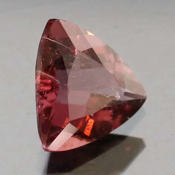 Glittering 1.55ct violet pink Tourmaline
