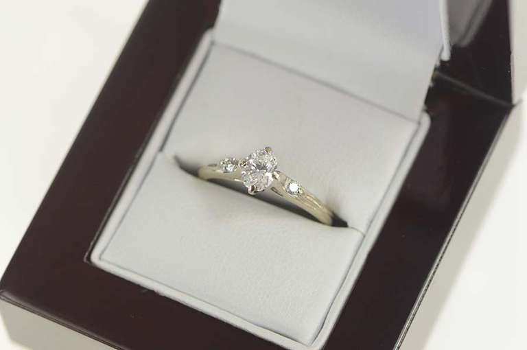 14K White Gold 0.60 Ctw Diamond Oval Cathedral Engagement Ring