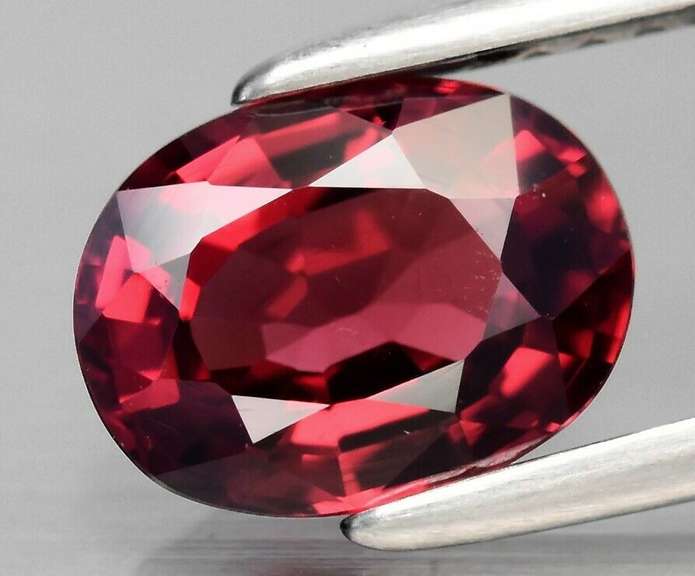 Captivating 1.69ct VS red violet Rhodolite Garnet