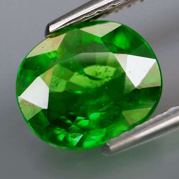 Clover green 1.93ct untreated Tanzanian Tsavorite Garnet