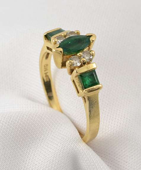 Attractive Emerald and Diamond Ring