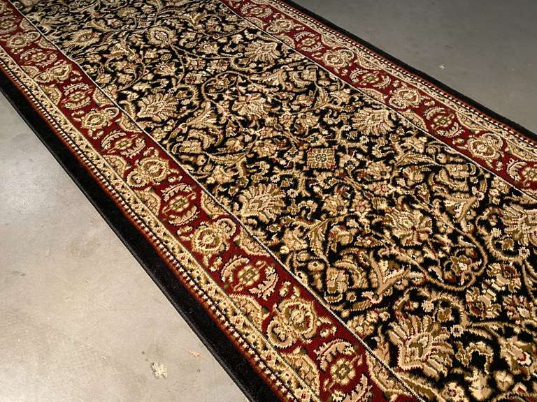 Fabulous Classic Sarouk Design 8' Runner