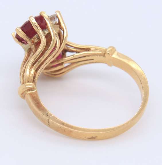 Charming 18kt Pear Shaped Ruby and Diamond Cocktail Ring