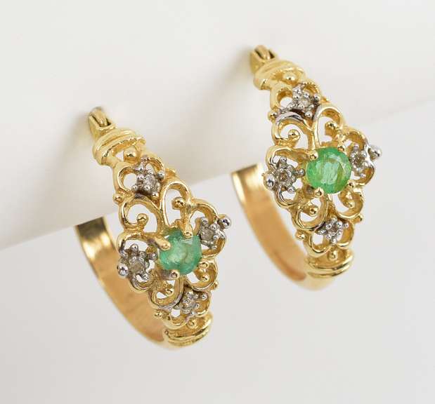 Unusual Emerald Hoop Earrings