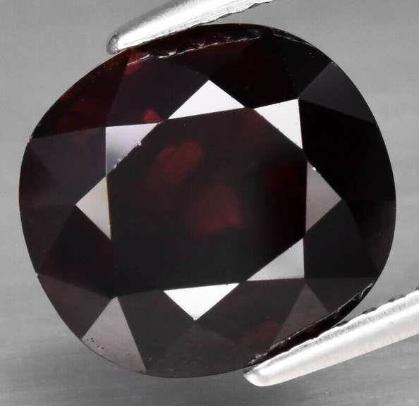 Top luster 6.96ct Imperial Zircon