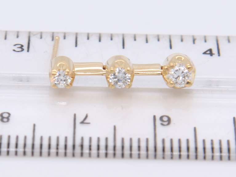 Sparkling yellow Gold 3 Stone Diamond Bar Earrings