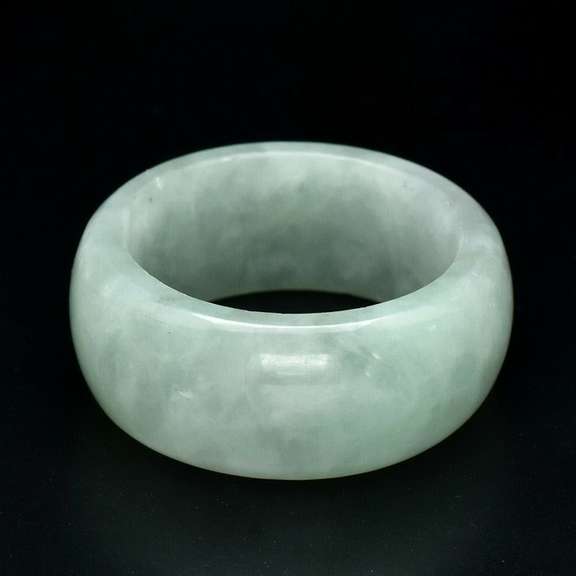Stunning all natural 46.12ct Jadite Jade ring