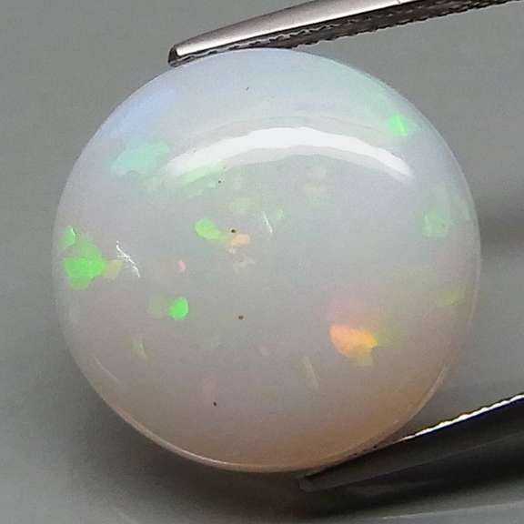 Magnificent 9.37ct disco flashing Welo Opal