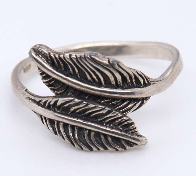 Vintage Sterling Silver Leaf Ring