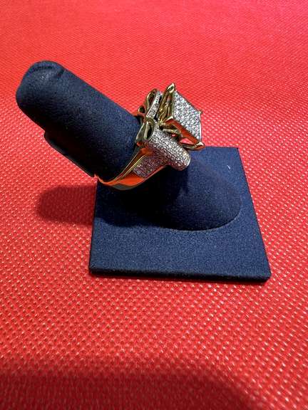 CUTE 14K YELLOW GOLD RING WITH 1.00 CARAT OF DIAMONDS