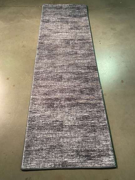 Magnificent Modern Runner 8'