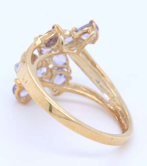 Attractive Yellow Gold Tanzanite and Diamond Ring