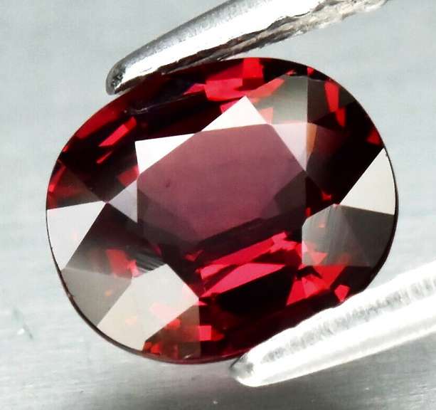 Top violet red 1.03ct VS Rhodolite Garnet