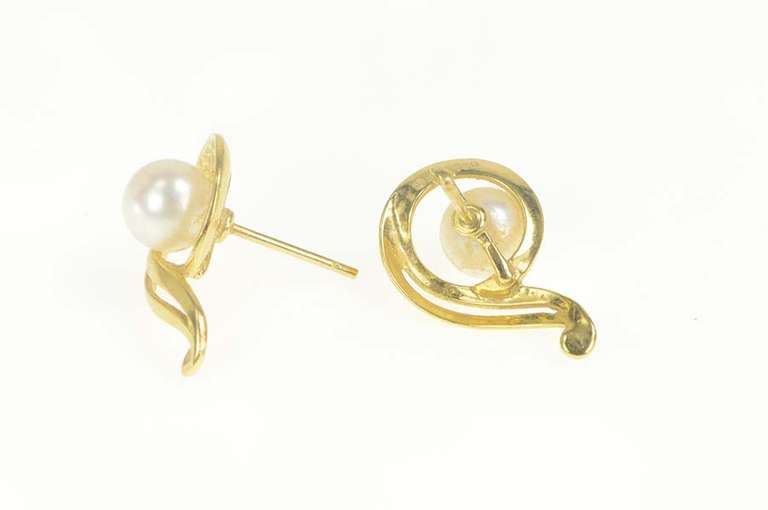 18K Yellow Gold Pearl Classic Swirl Design Statement Stud Earrings