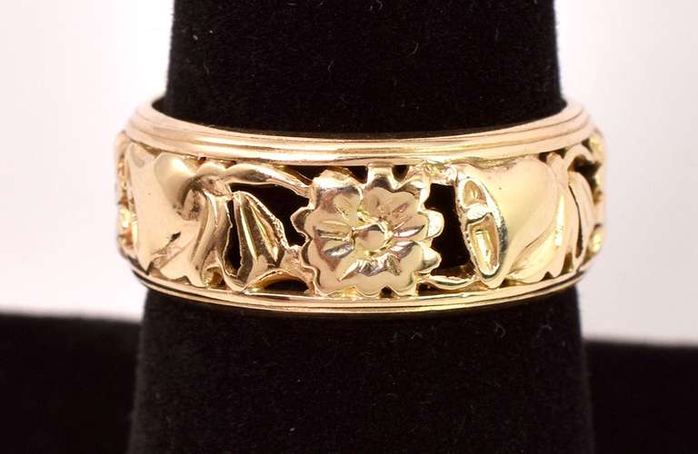 Captivating Floral Ring in 14K Yellow Gold