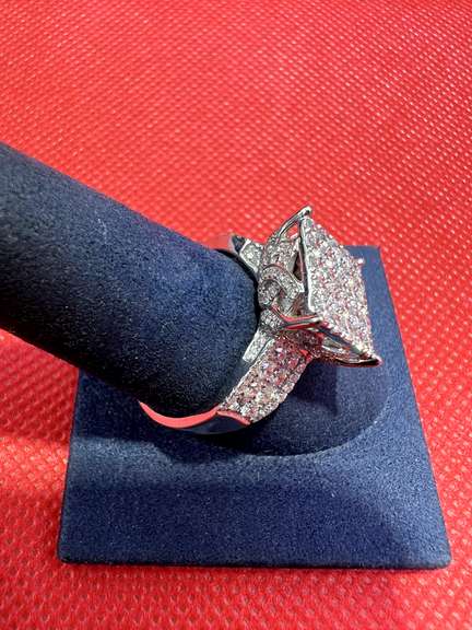 LADIES 14K WHITE GOLD RING WITH 2.50 CARATS OF DIAMONDS