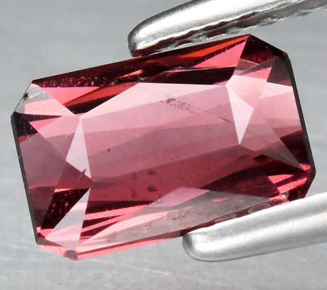 Simply lovely 1.19ct violet pink Rhodolite Garnet