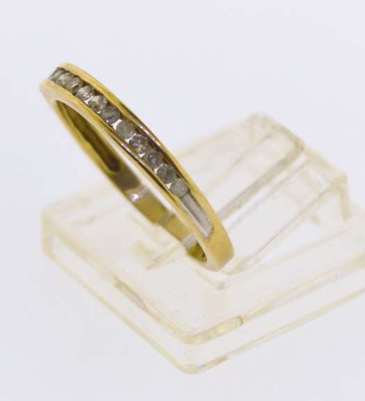 10KT Yellow Gold Diamond Band