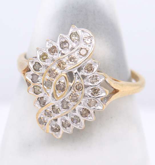 Sparkling Yellow Gold Diamond Ring