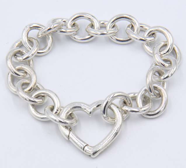 Tiffany & Co oval Link Bracelet with Heart Charm