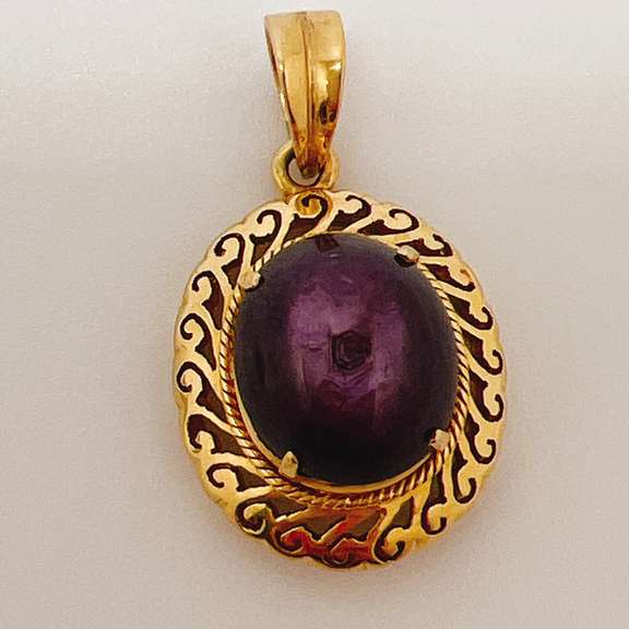18kt Solid Yellow Gold & Star Sapphire Pendant