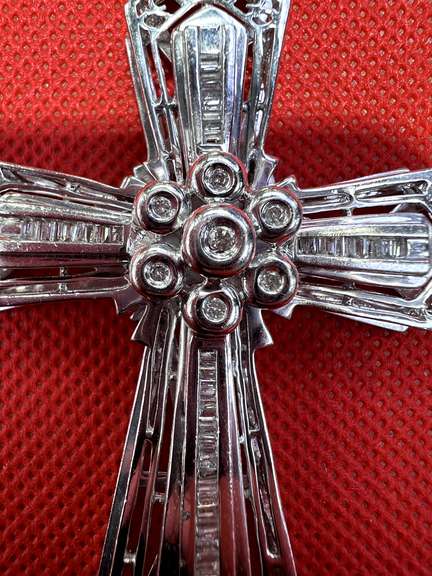 STUNNING 14K WHITE GOLD CROSS WITH BAGUETTE AND ROUND BRILLIANT CUT DIAMONDS