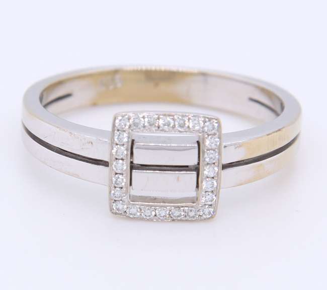 Amazing Diamond Square Ring