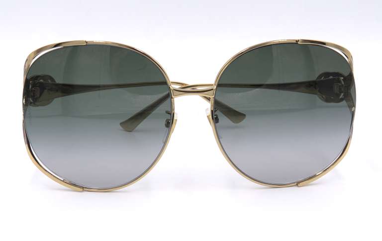 Gucci oversized Sunglasses w Gold Frame Color
