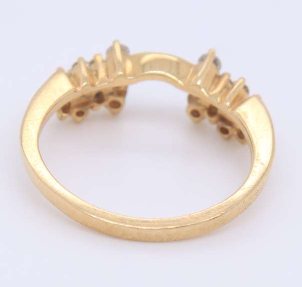 Dazzling Yellow Gold Diamond Ring