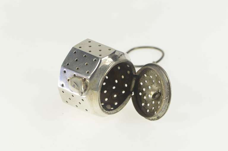 Sterling Silver Tea Pot Steeper Infuser Articulated Chain Ring