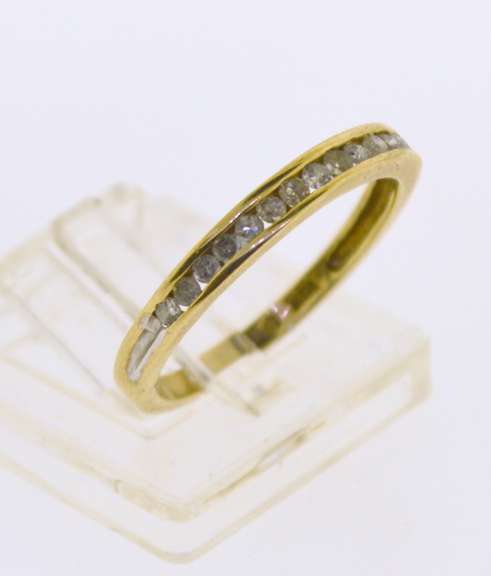 10KT Yellow Gold Diamond Band