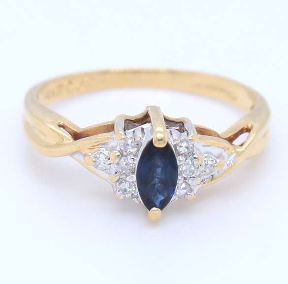 Attractive Yellow Gold Blue Sapphire and Diamond Ring