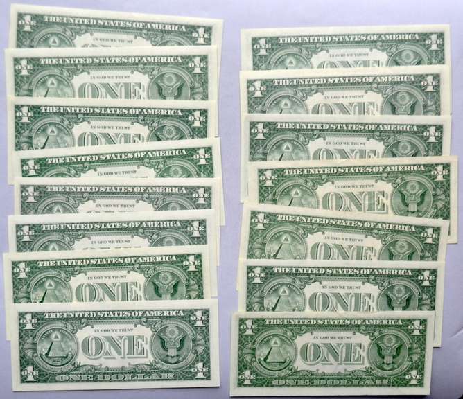 8 Unc and 7 Near unc $1 Barr Star Notes