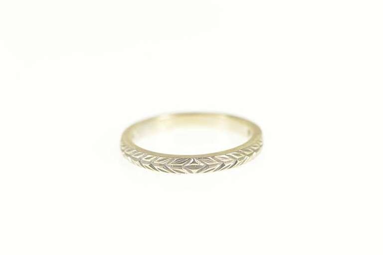 10K Yellow Gold Vine Wreath Pattern Classic Wedding Band Ring