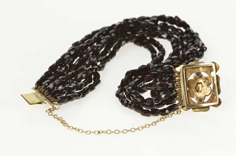 10K Yellow Gold Victorian Syn. Garnet Layered Glass Beaded Bracelet
