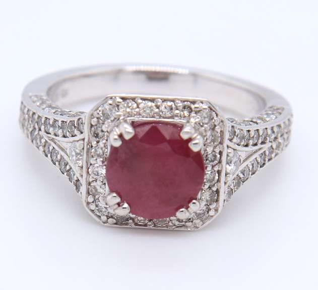 Sparkling White Gold Round Cut Ruby w Diamonds