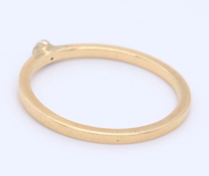 Simple Yellow Gold Diamond Ring