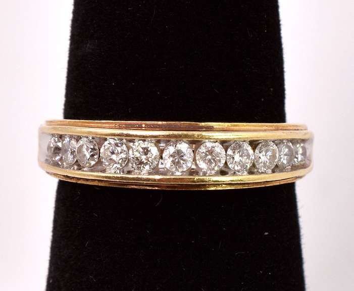 Gorgeous Diamond Band Ring in 14K Yellow Gold