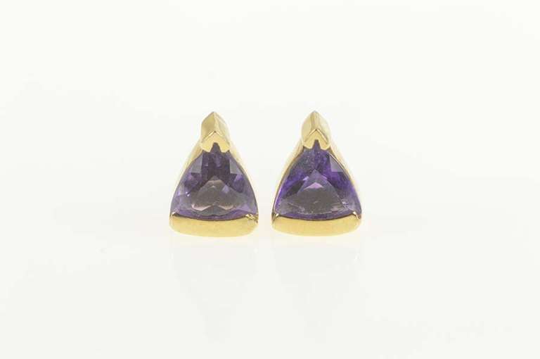14K Yellow Gold Trillion Amethyst Solitaire Geometric Stud Earrings